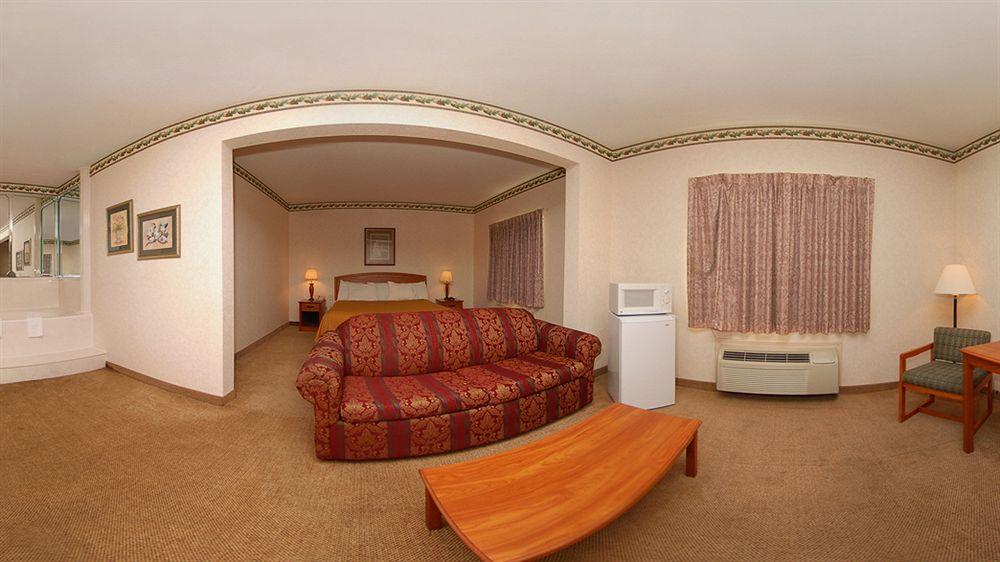Quality Inn West Memphis I-40 Экстерьер фото