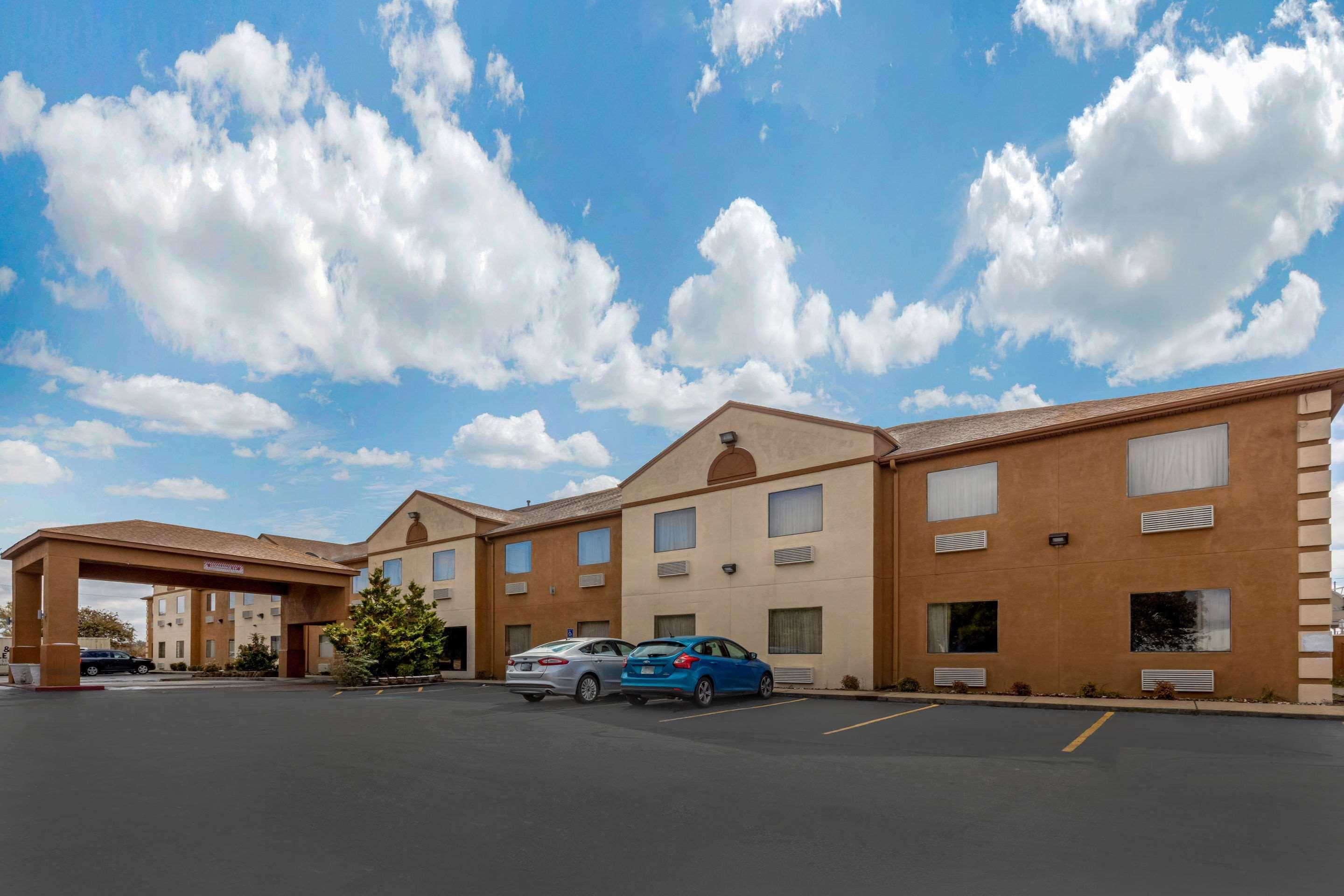 Quality Inn West Memphis I-40 Экстерьер фото