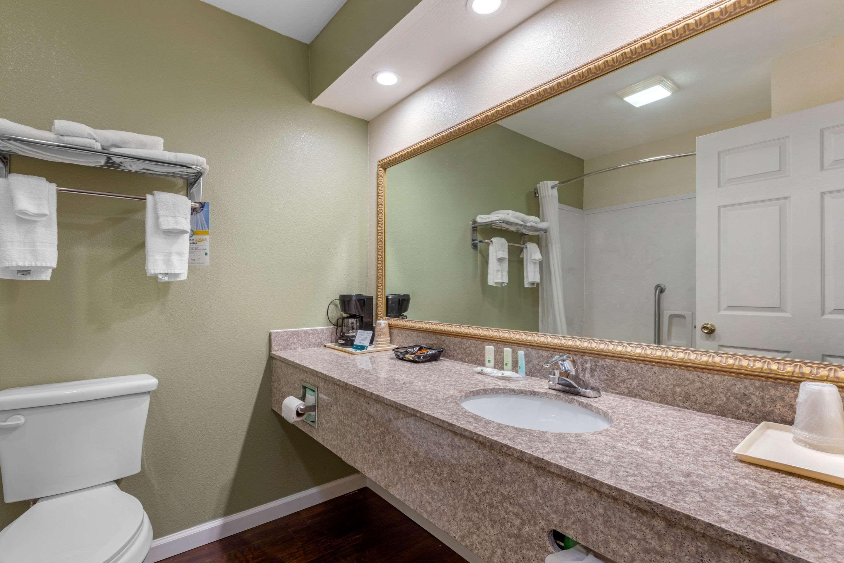 Quality Inn West Memphis I-40 Экстерьер фото