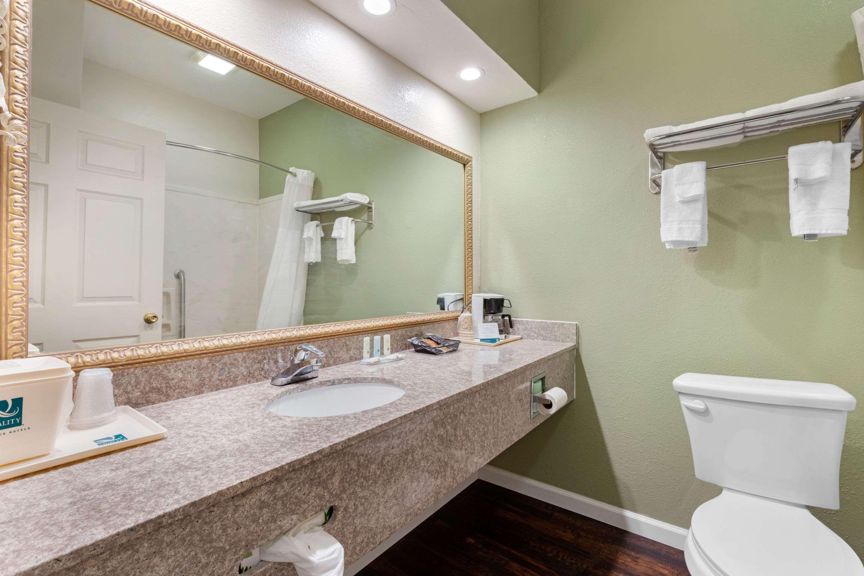 Quality Inn West Memphis I-40 Экстерьер фото